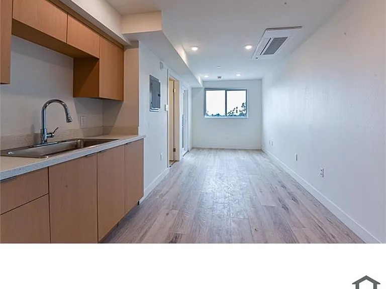 7410 S Avalon Blvd — Photo 11