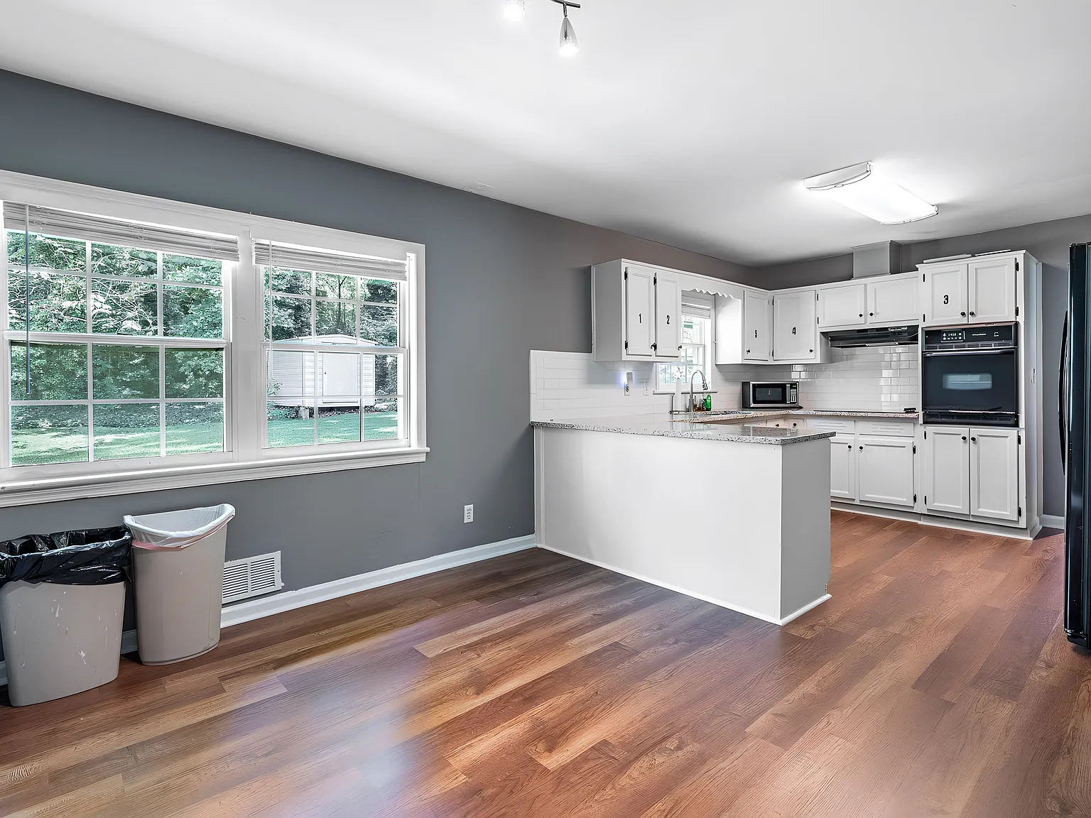 4 bed, 3.0 bath, 1390 sqft, $1,139 — Photo 3