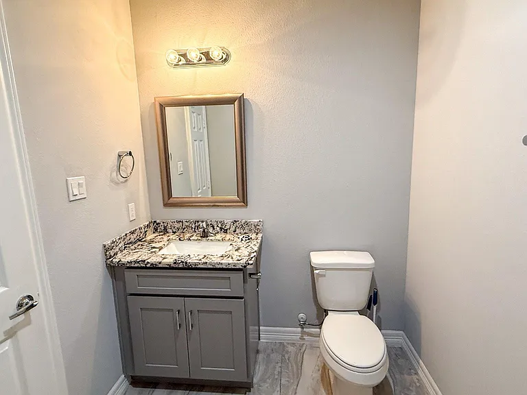 7823 Gladstone St #B1 — Photo 10