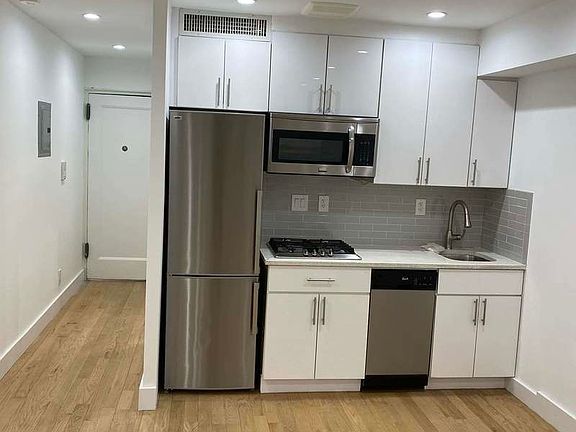 2nd image of 21 Gramercy Park #4CN