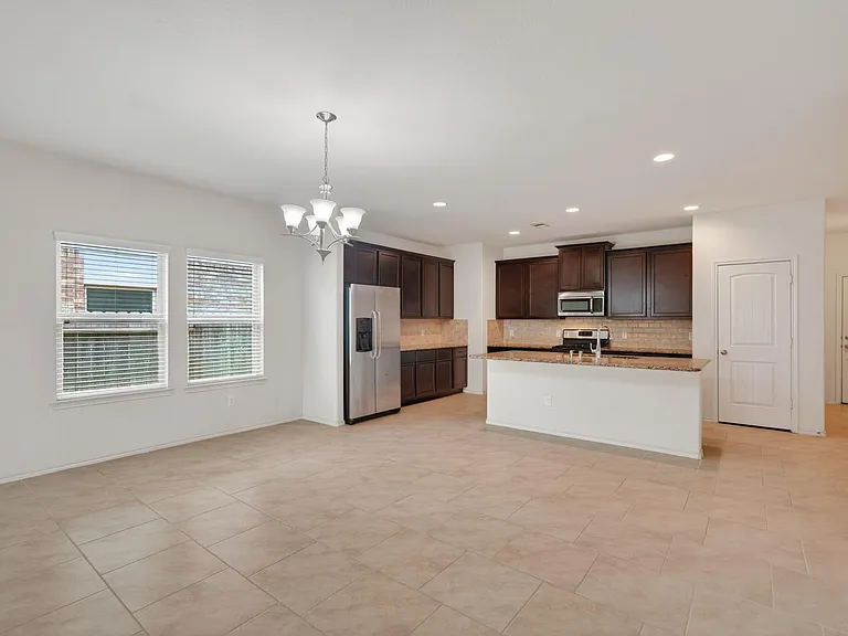 138 Meadow Grove Dr — Photo 18
