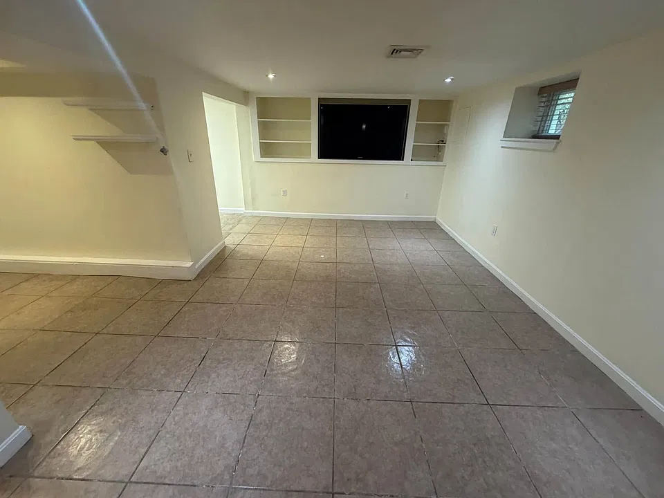 48 Trapelo St #1