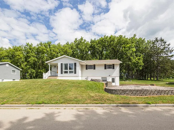 1410 23rd St, Hazel Green, WI 53811