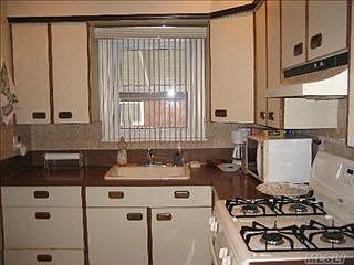 3rd image of 61 Pearl St