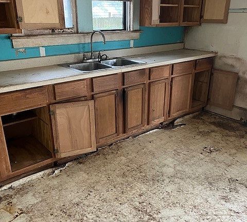 3rd image of 605 Alamo St