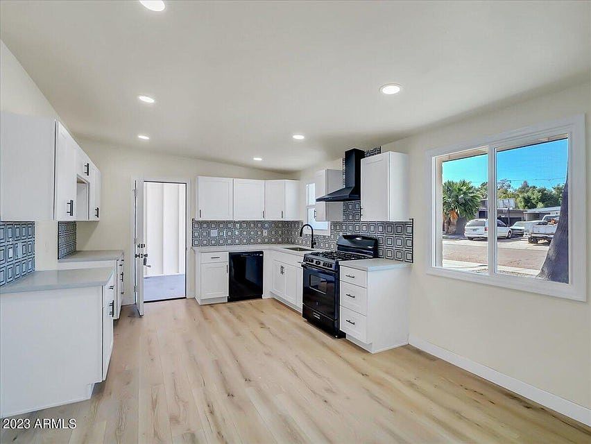 1st image of 3650 E Laurel Ln