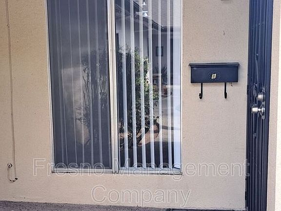 3rd image of 1511 W Fairmont Ave #B