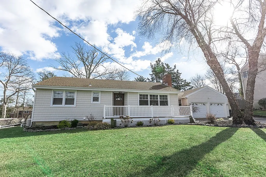 130 Chestnut Ave photo 1