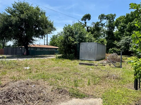 7309 N Main St, Houston, TX 77022
