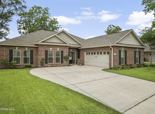 13111 Hawthorn Dr, Biloxi, MS 39532