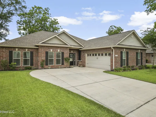 13111 Hawthorn Dr, Biloxi, MS 39532