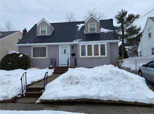 126 Barrymore Blvd, Franklin Square, NY 11010