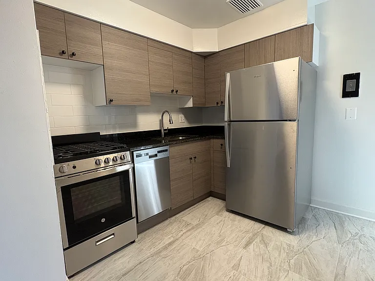6705 N California Ave — Photo 6