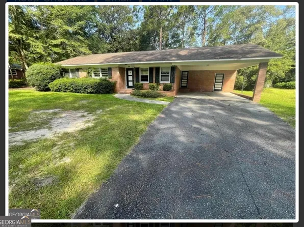 223 S Edgewood Dr, Statesboro, GA 30458