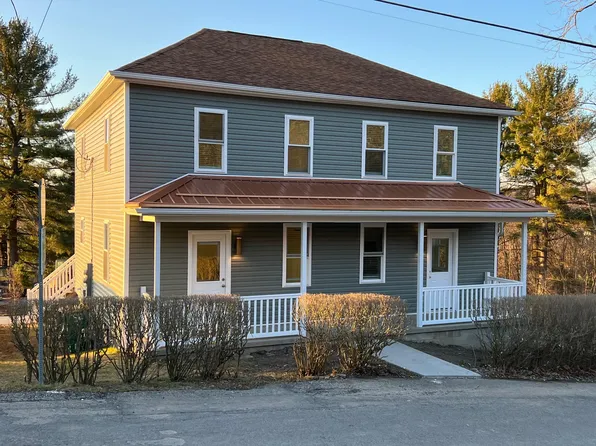 145 McVey St #A, Sturgeon, PA 15082