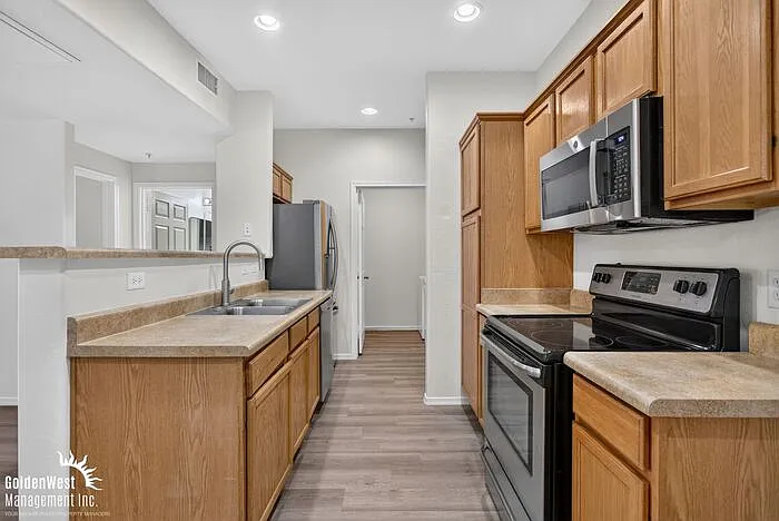 2 bed, 2.0 bath, 1145 sqft, $1,550 — Photo 3