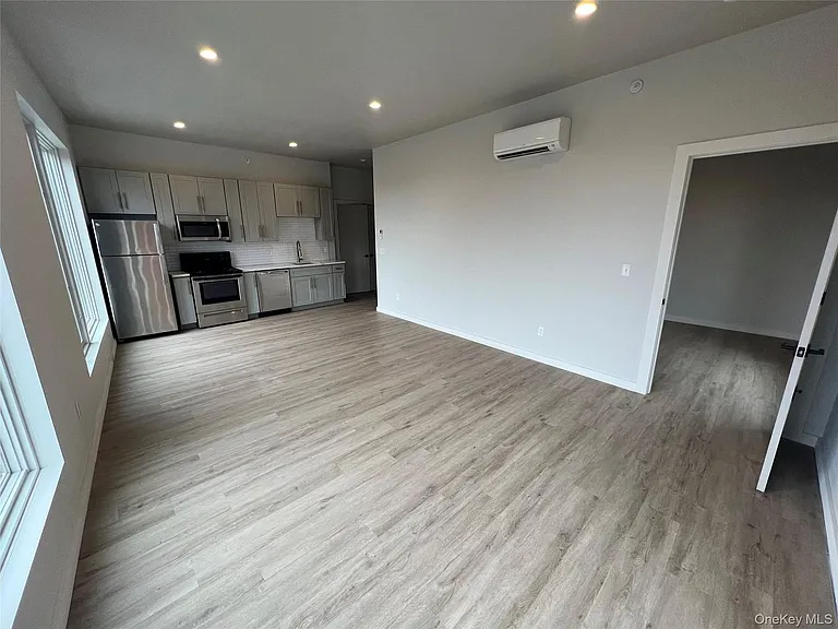 289 Main St #301 — Photo 9