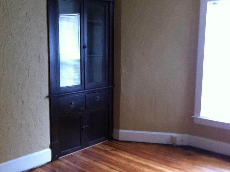 1115 Main St #D — Photo 3