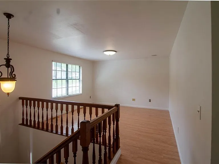 18 Brooker Ct — Photo 8