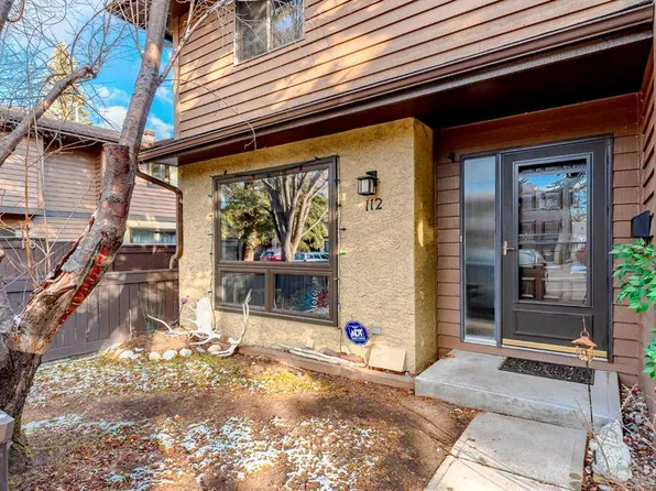 2300 W Oakmoor Dr SW #112, Calgary, AB T2V 4N7