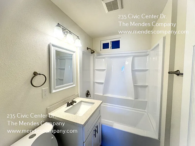 235 Civic Center Dr #4 — Photo 8