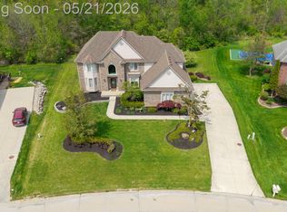 3772 Fawn Dr, Rochester, MI 48306