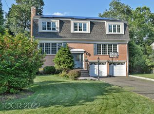 97 Sherwood Dr, Ramsey, NJ 07446