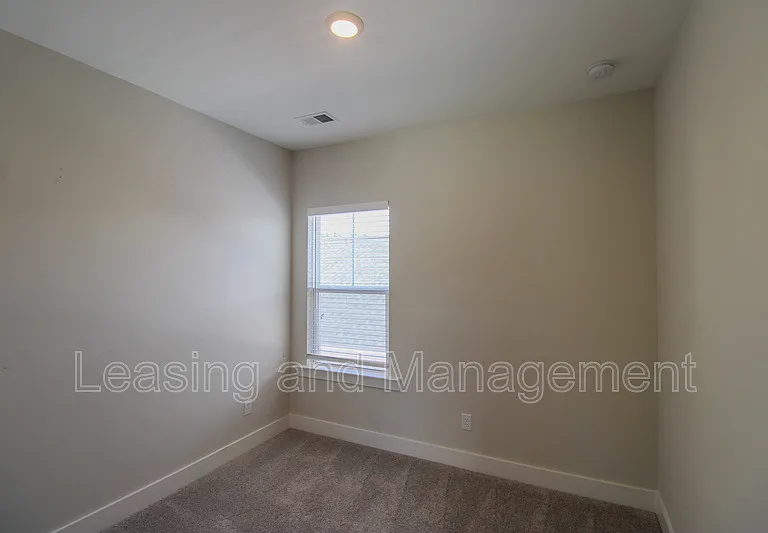 111 Crimson St — Photo 15