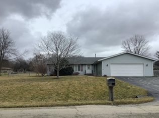 9981 Applegate Dr, Roscoe, IL 61073