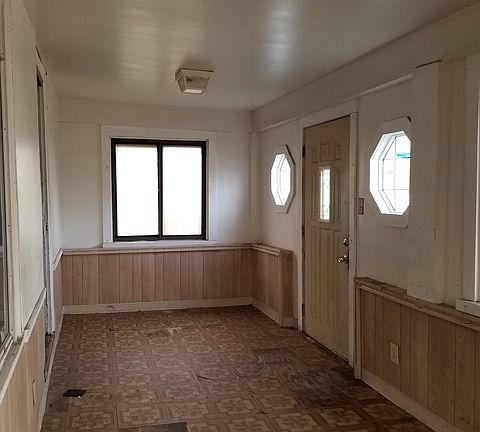 2nd image of 228 28th Ave