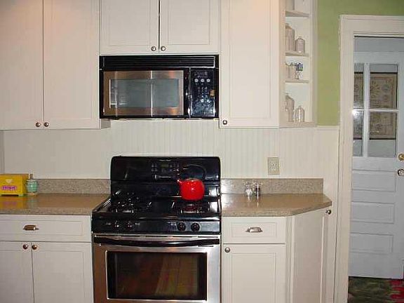 3rd image of 5834 N Haverford Ave