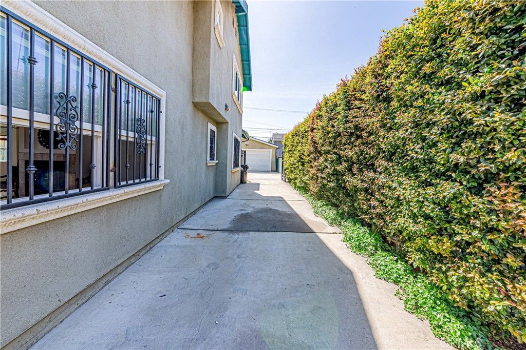 1812 W 48th St, Los Angeles, CA - View 4