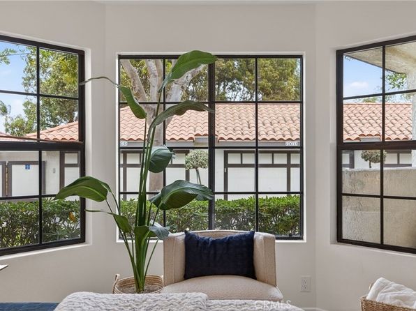 2 beds, 2 baths, 1,368 sqft house for sale in Oxnard, CA photo 32