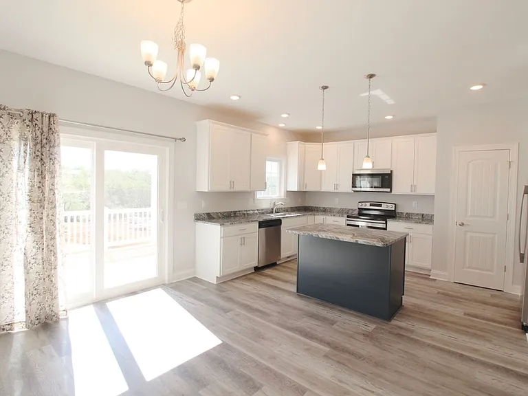 1073 Bluemoon Dr — Photo 8