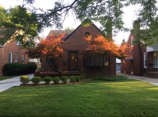 21120 Woodmont St, Harper Woods, MI 48225