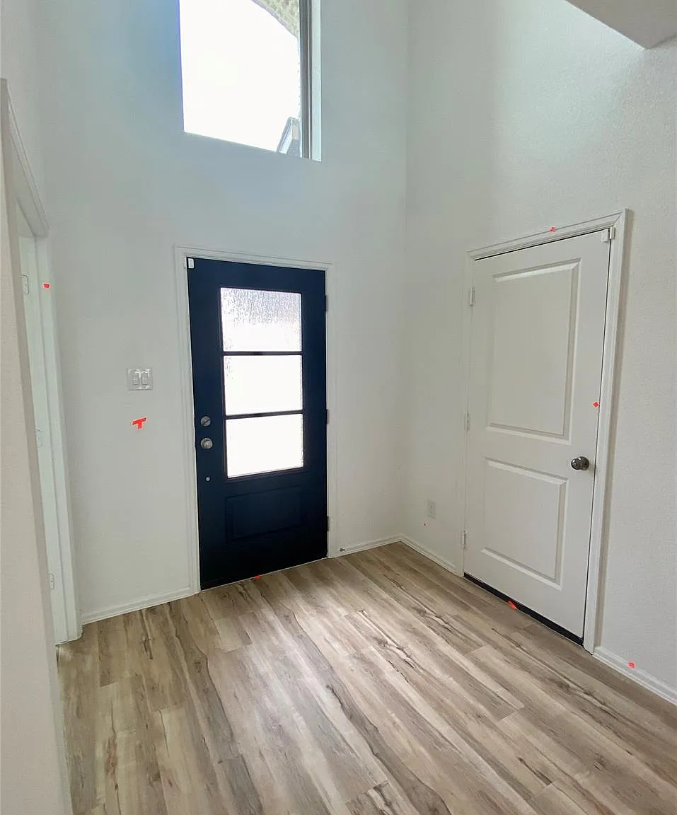4 bed, 2.5 bath, 2289 sqft, $2,550 — Photo 2