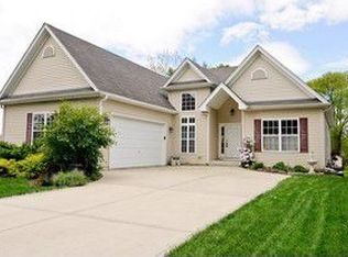 1064 E 4th St, Aurora, IL 60502