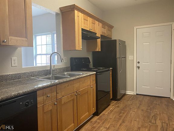 2nd image of 114 Brixton Cir