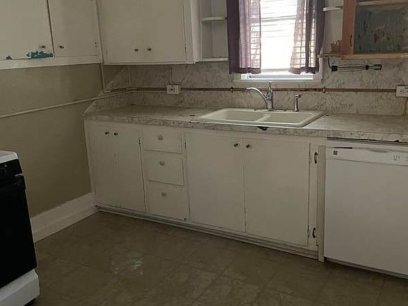 5th image of 847 W Long St