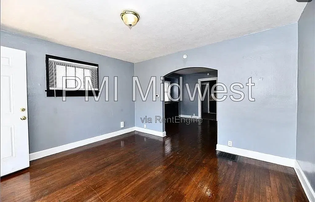 1 bed, 1.0 bath, 756 sqft, $799 — Photo 2