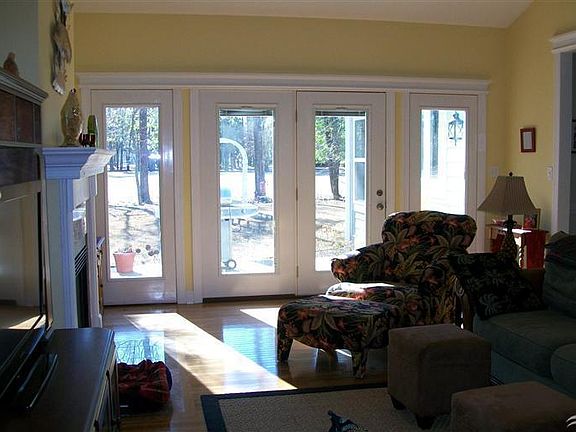 3rd image of 463 Genoes Point Road SW