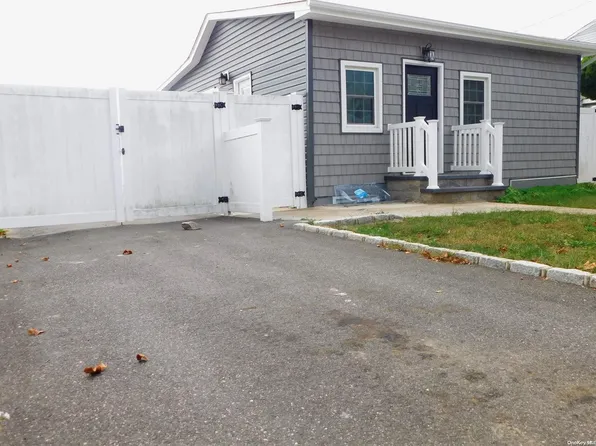 133 46th Street, Lindenhurst, NY 11757