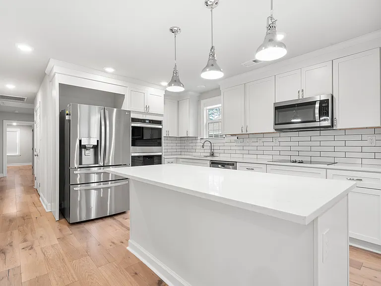 2322 Greenland Ave — Photo 9
