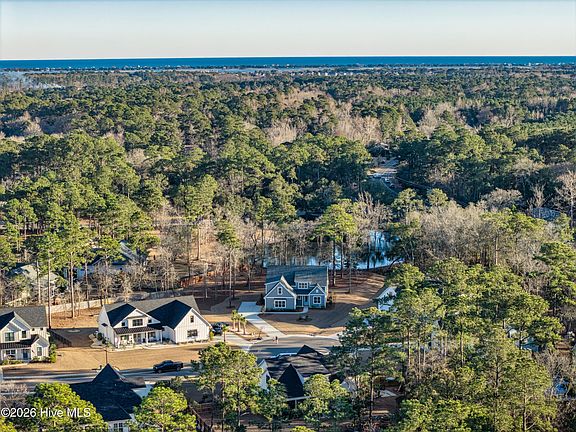 2nd image of 233 Hampton Court