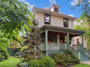 5521 N Wayne Ave, Chicago, IL 60640
