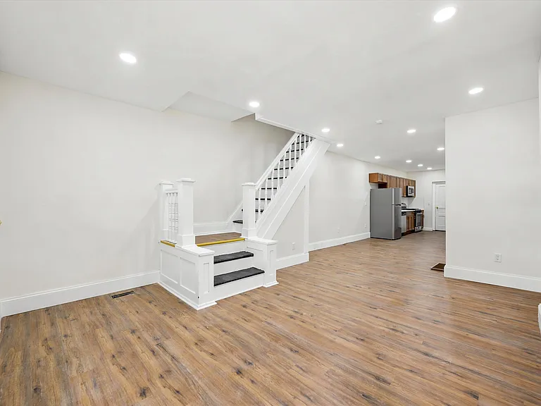 235 N Creighton St — Photo 10