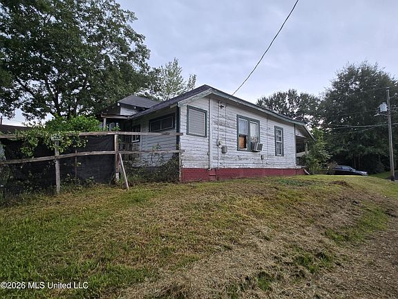 5th image of 523 College Ave E