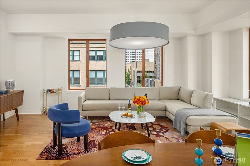 4th image of 98 Union Street #709