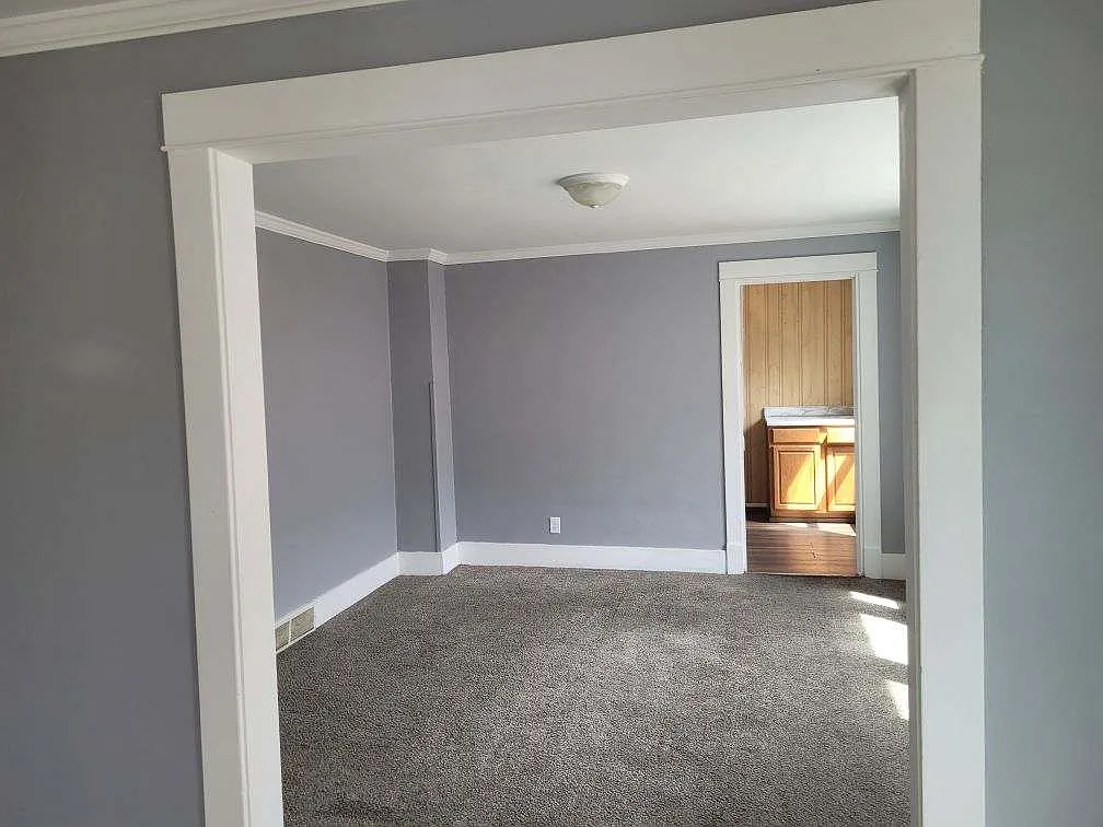 3 bed, 3000 sqft, $1,300 — Photo 4