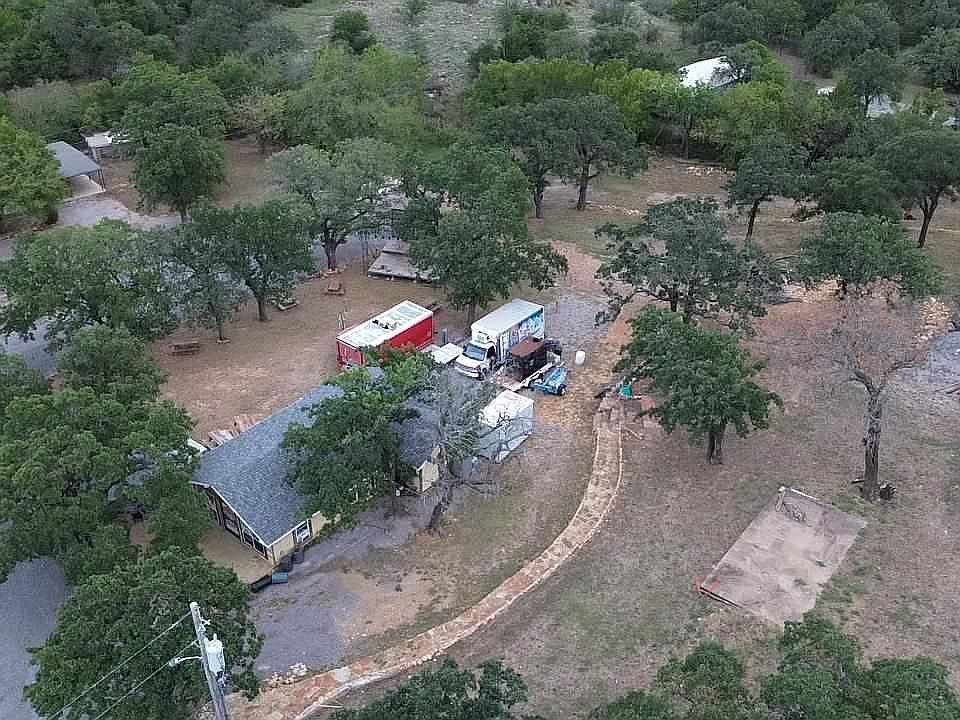 1st image of 230 E Lake Dr